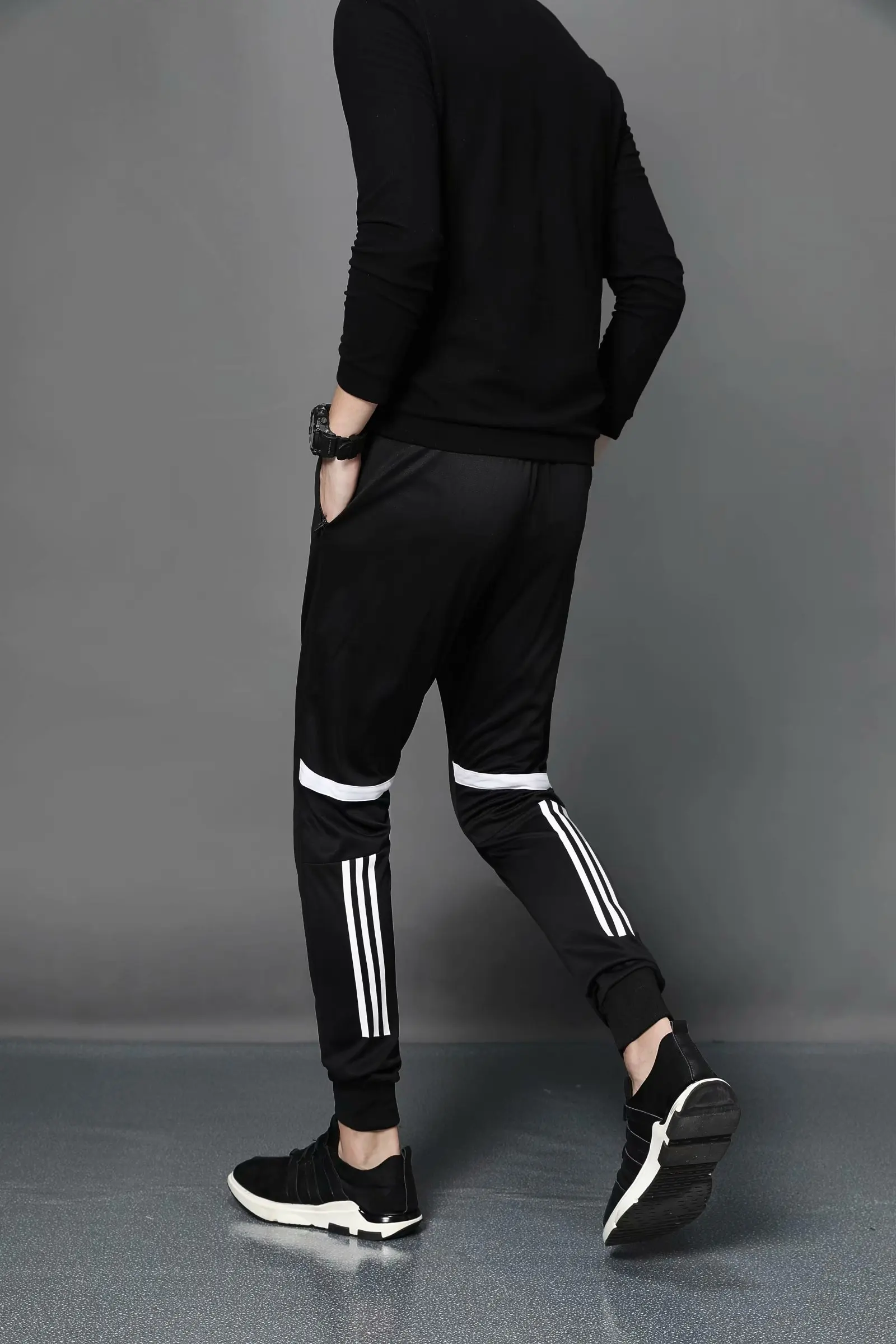 

Sportswear & Accessories