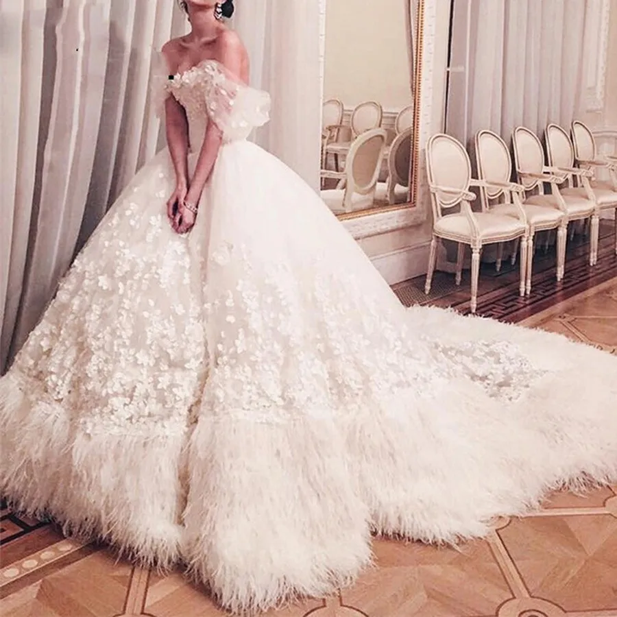 Luxury Feather Wedding Dresses Saudi Arabia Off The Shoulder 3D Appliques Bridal Ball Gowns Dubai Custom Made Vestido De Novia