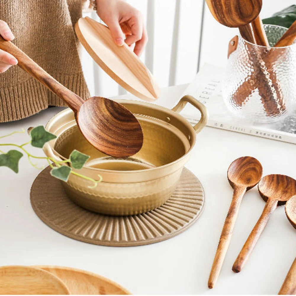 Деревянный пол на неокрашенные деревянные шпатели вок с антипригарным покрытием