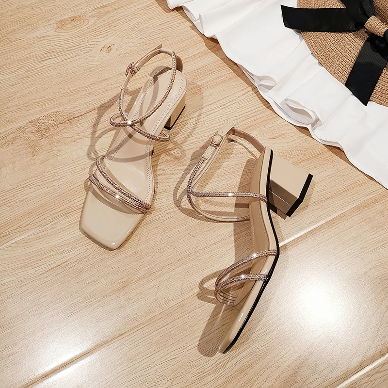 Для женщин отличная искусственная кожа со стразами сандалии на квадратном