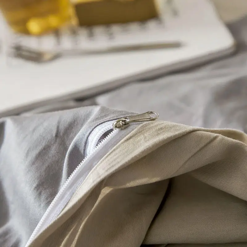 

Cotton Khaki and Gray Solid Color on Both Sides of Different Colors Student Single Bed Sheet Three-piece Suit