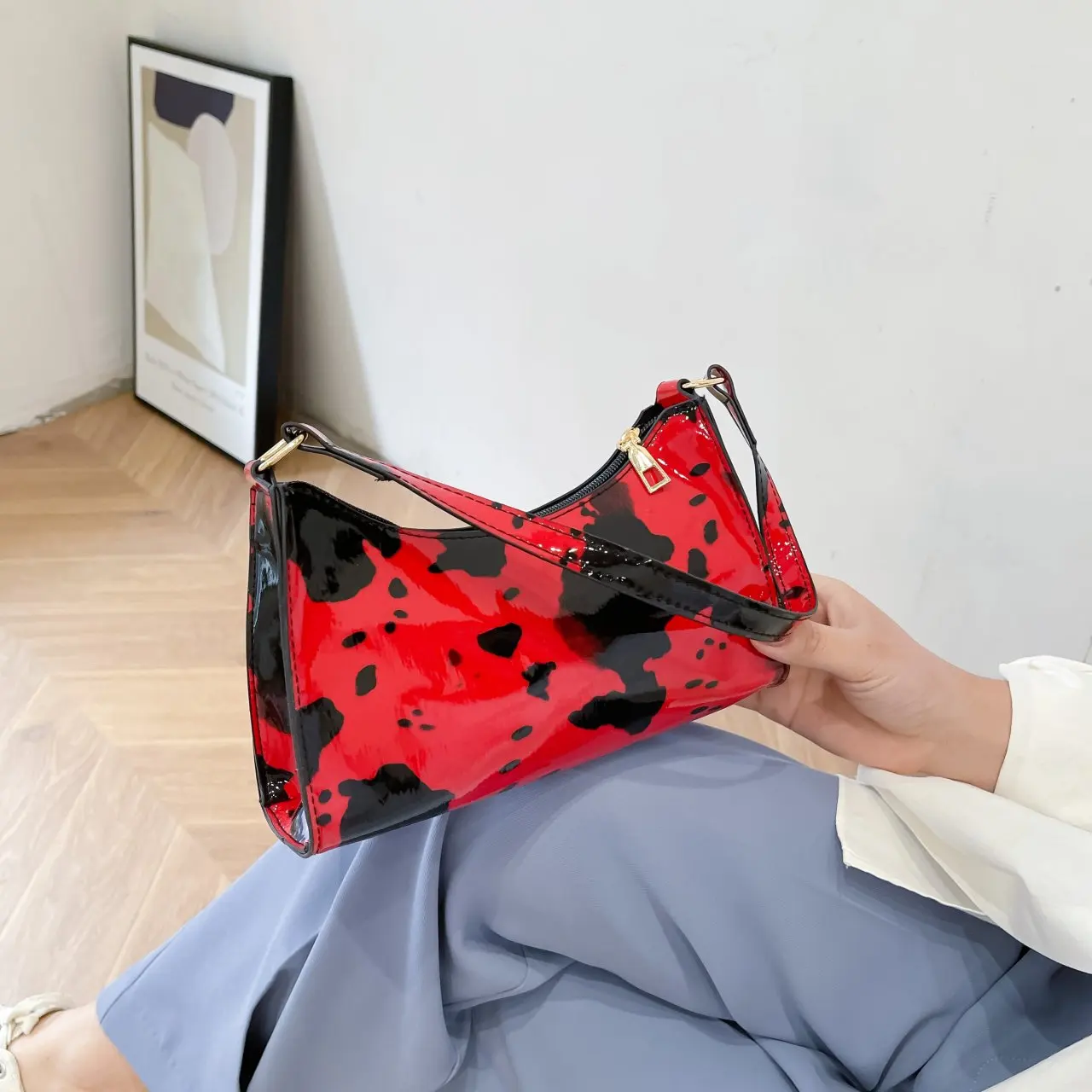 

Spring Women Fashion Cow Pattern Handbag Patent Leather Underarm Bag Ladies Casual Clutch Female Shoulder Bag 2021 New Arrivals