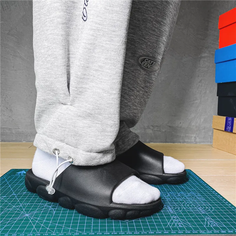 

Best Selling Men Beach Slippers Soft Bottom Travel Slippers Mens Super Light Beach Casual Shoes For Men Fashion Outdoor Slippers