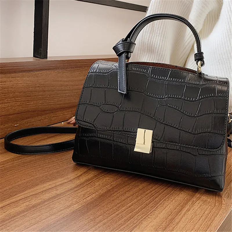 

Сумка кросс-боди Женская с тиснением под кожу аллигатора