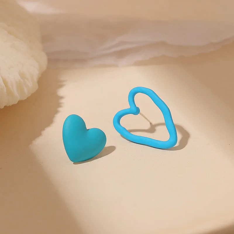 

Baby Blue Stud Earrings Irregular Circle Heart Earrings for Women Love Jewelry Sweet Bright Summer Jewelry