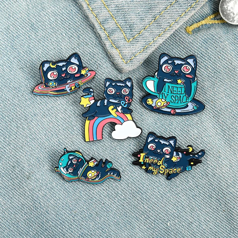 Милые эмалированные значки с надписью Need My Space Cat в стиле аниме изображением
