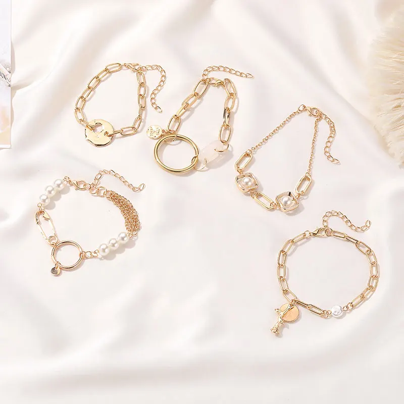 

Personality Imitation Pearls Alloy Bracelets Female Charm Thick Chain Bracelet Bangles for Women Fashion Party Jewelry