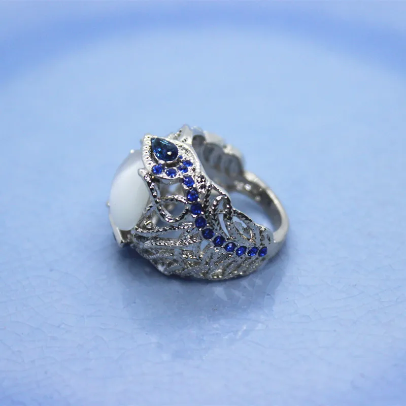 Женское кольцо с лунным камнем Crazy Blue модное цветком из фианита обручальное