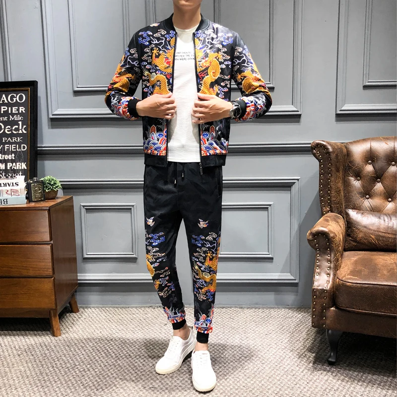 

Casual 6xl Plus Sweat Suits Men Luxury Gold Dargon Print Tracksuit 2pcs Erkek Giyim 2020 Ropa Hombre Conjunto Moletom Masculino