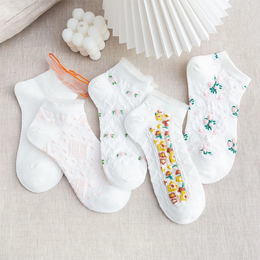 

Spring Summer Cute Breathable Shallow Mouth Small Flowers Lace Boat Socks Women Fashion Cotton Mesh Short Socks