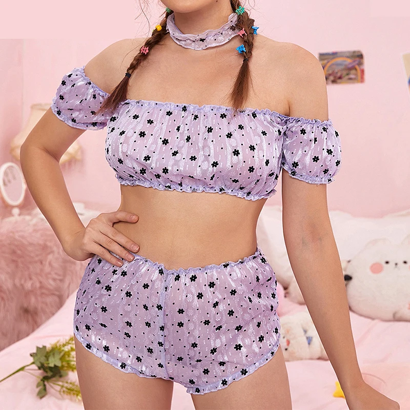 

Женский летний костюм-двойка с квадратным вырезом и коротким рукавом