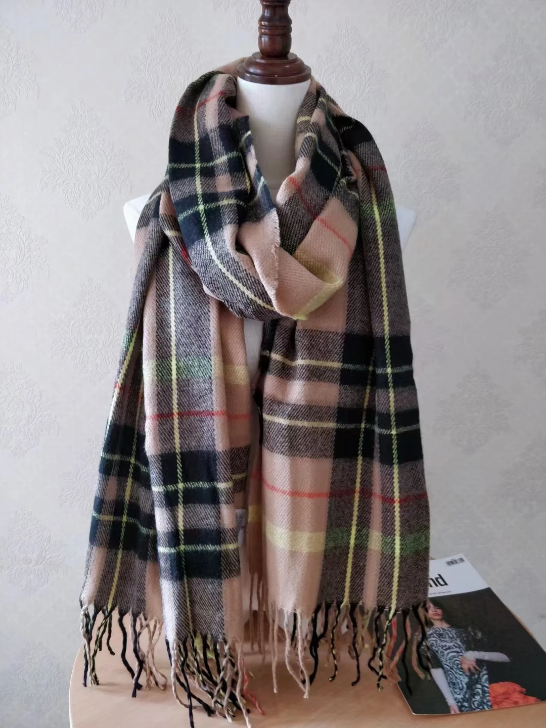 

The new fashion men and women of the same style couples scarf scarf college style sub-scarf warm winter thick style