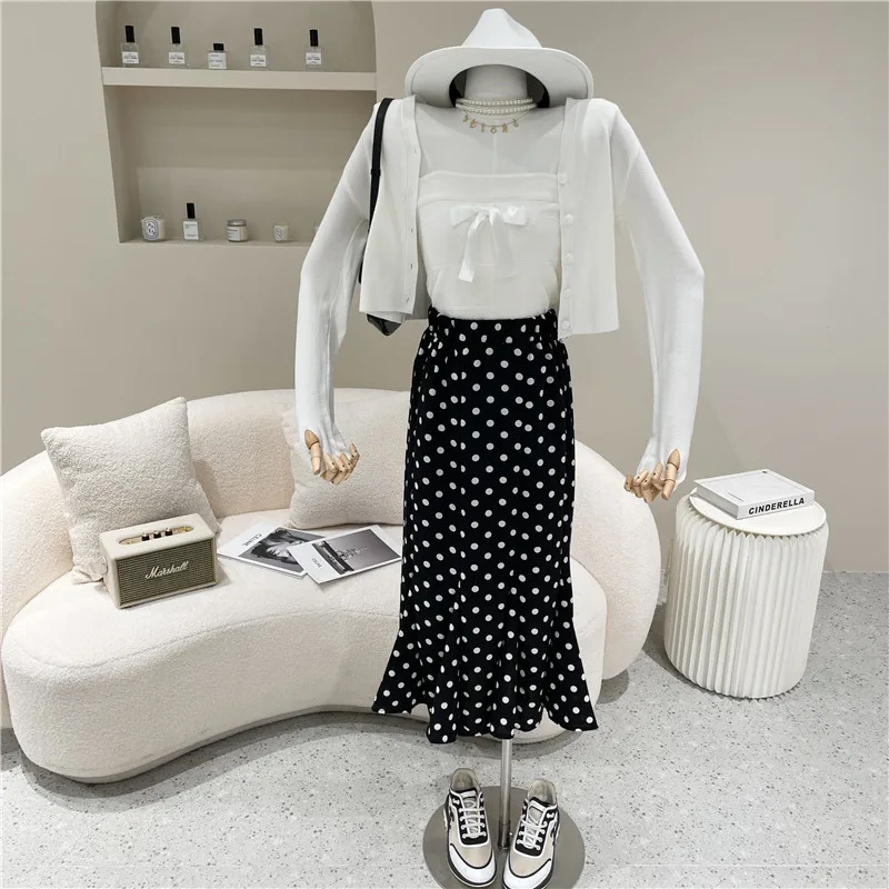 

Niche Design Women's Spring Summer 2021 Fashion V-neck Single Breasted Knitted Cardigan Jacket + Short Bow Chest Vest