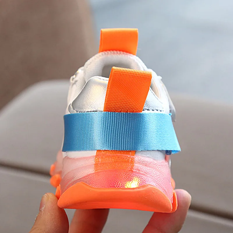 Детские кроссовки со светодиодной подсветкой для мальчиков легкие бега дышащие