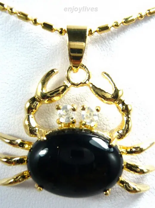 

DD Wholesale FREE SHIPPING Black Agate Yellow Gold Plated Crystal Crab Pendant & Necklace