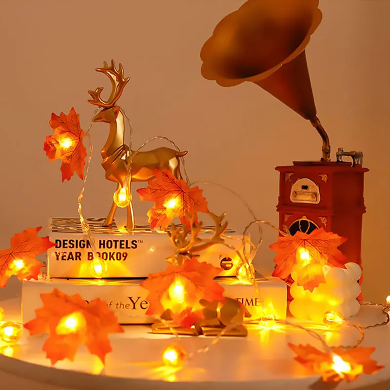 

Светодиодная Осенняя гирлянда с кленовыми листьями и тыквой