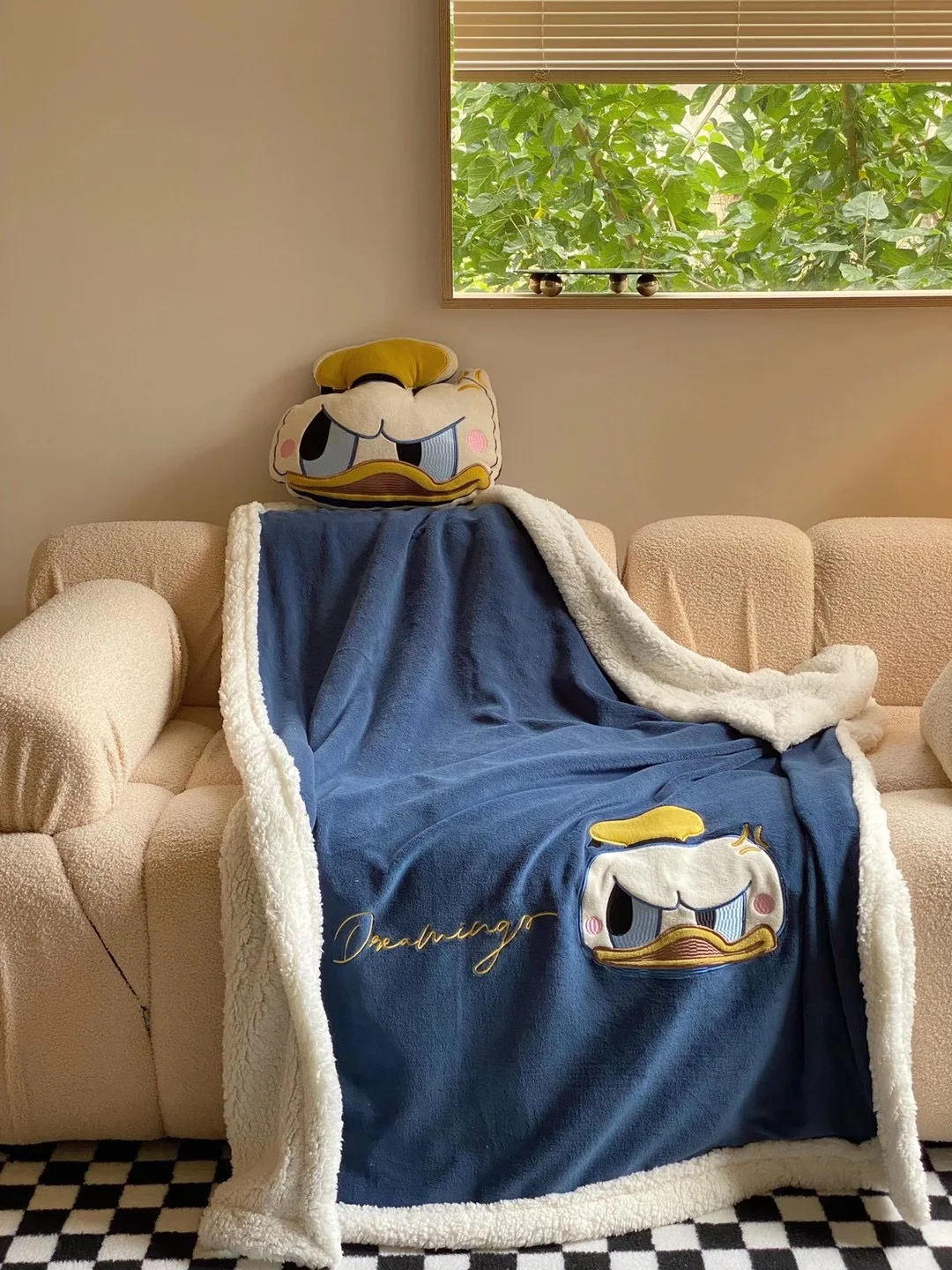 

Autumn and winter lamb wool blanket cute cartoon multifunctional lunch break decorative milk wool blanket sofa cover blanket