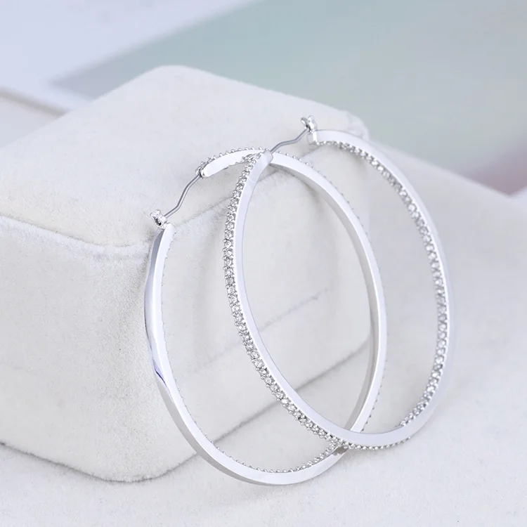 

Exaggerated atmosphere diamond-studded round simple multicolor earrings