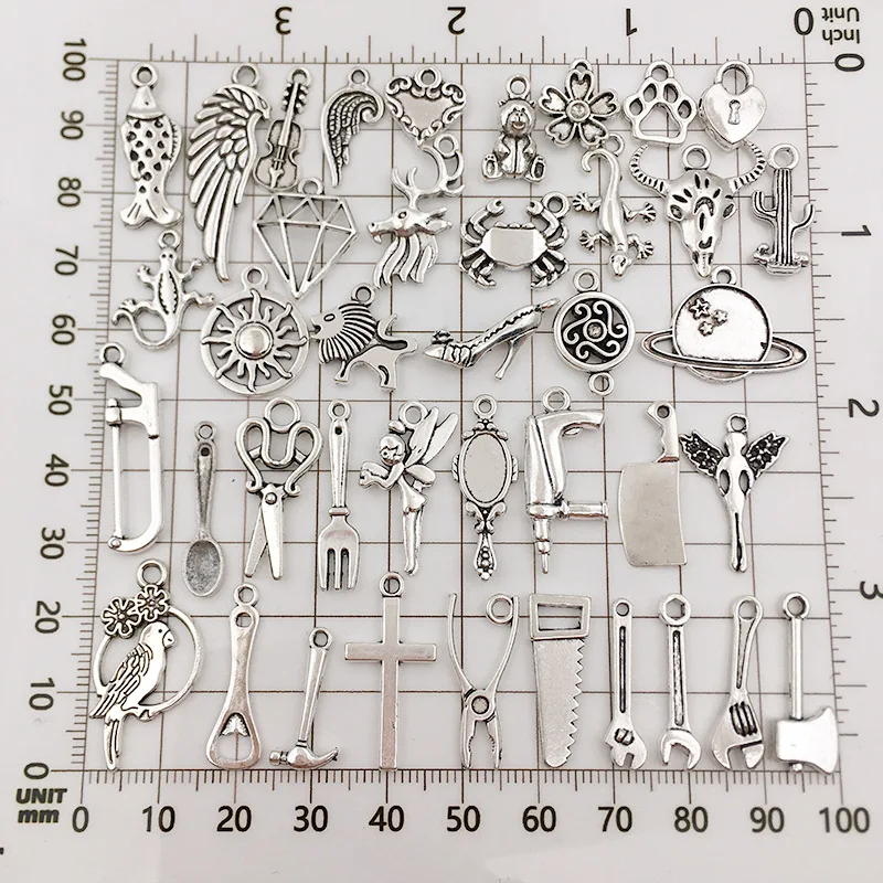 

50pcs Mixed Tibetan Silver Plated Bead Craft Charms Bracelets Vintage Mix Accessories Findings Charms Steampunk DIY Pendants