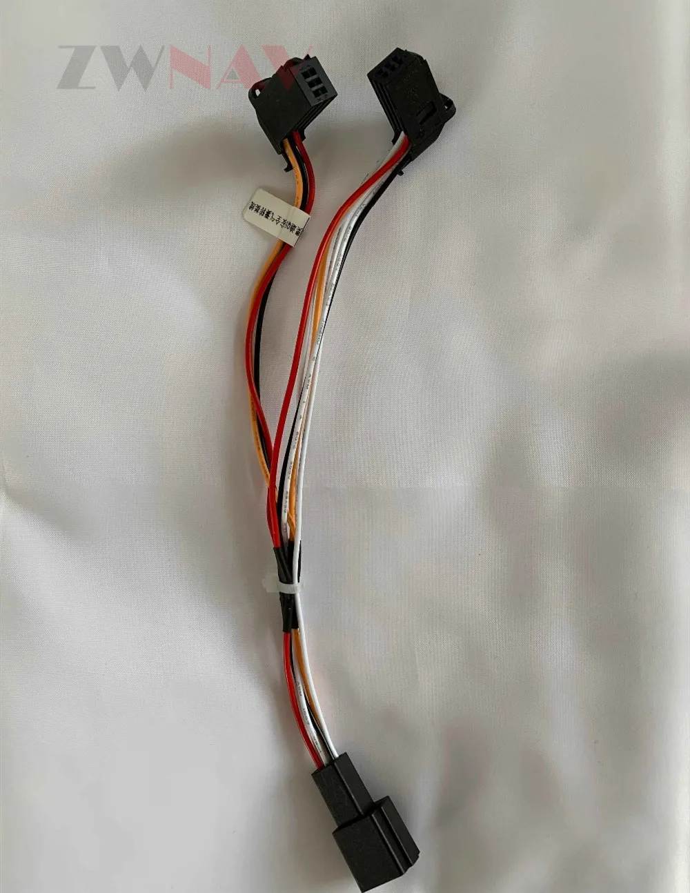 Автомобильная подушка безопасности кнопка подключения кабеля и музыкальный