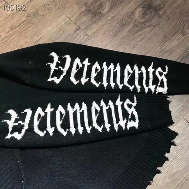 

20FW VETEMENTS Gothic Logo Hoodie Men Women Sleeves Woven White Letter Mark Vetements Turtleneck 1:1 VTM Sweatshirts