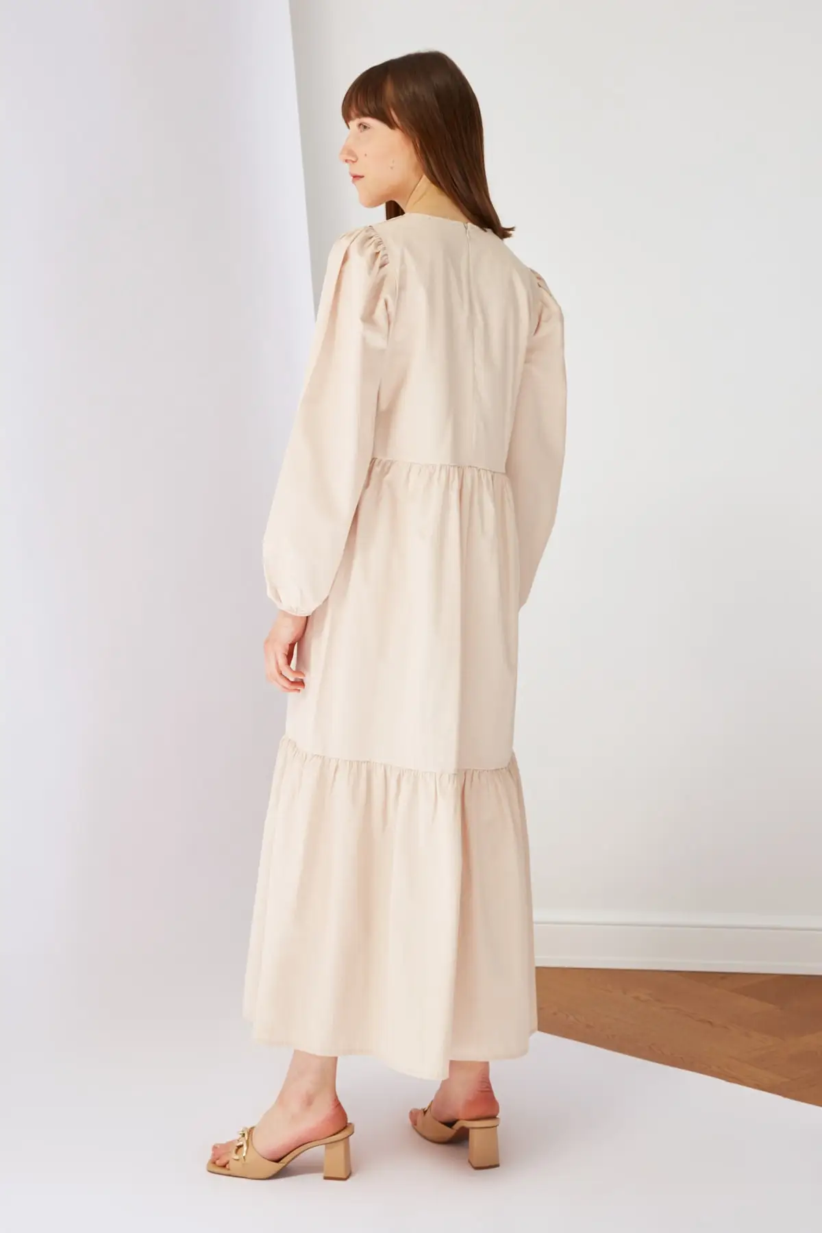 

Beige Poplin Dress Fashion Muslim Women Hijab Dress