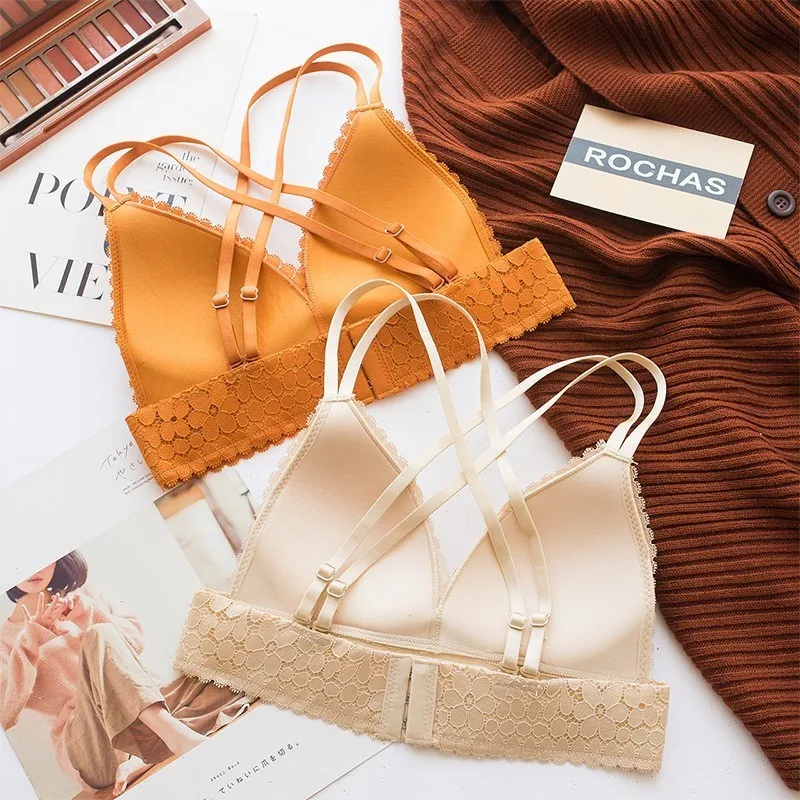 Комплект женского кружевного нижнего белья из трусиков и бюстгальтера | Женская