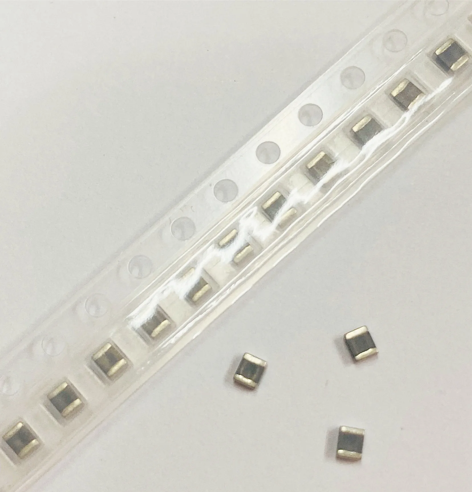 

100 шт./лот SMT многослойный индуктор SMD 1008 4.7uH 2520 4.7uH 1.1A LQM2HPN4R7MG0L