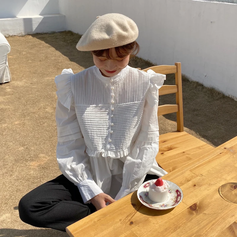 

Корейский стиль Шикарный топ дизайн чувственная Женская нишевая Весна 2021 новая белая рубашка с длинными рукавами в дворцовом стиле с дерев...