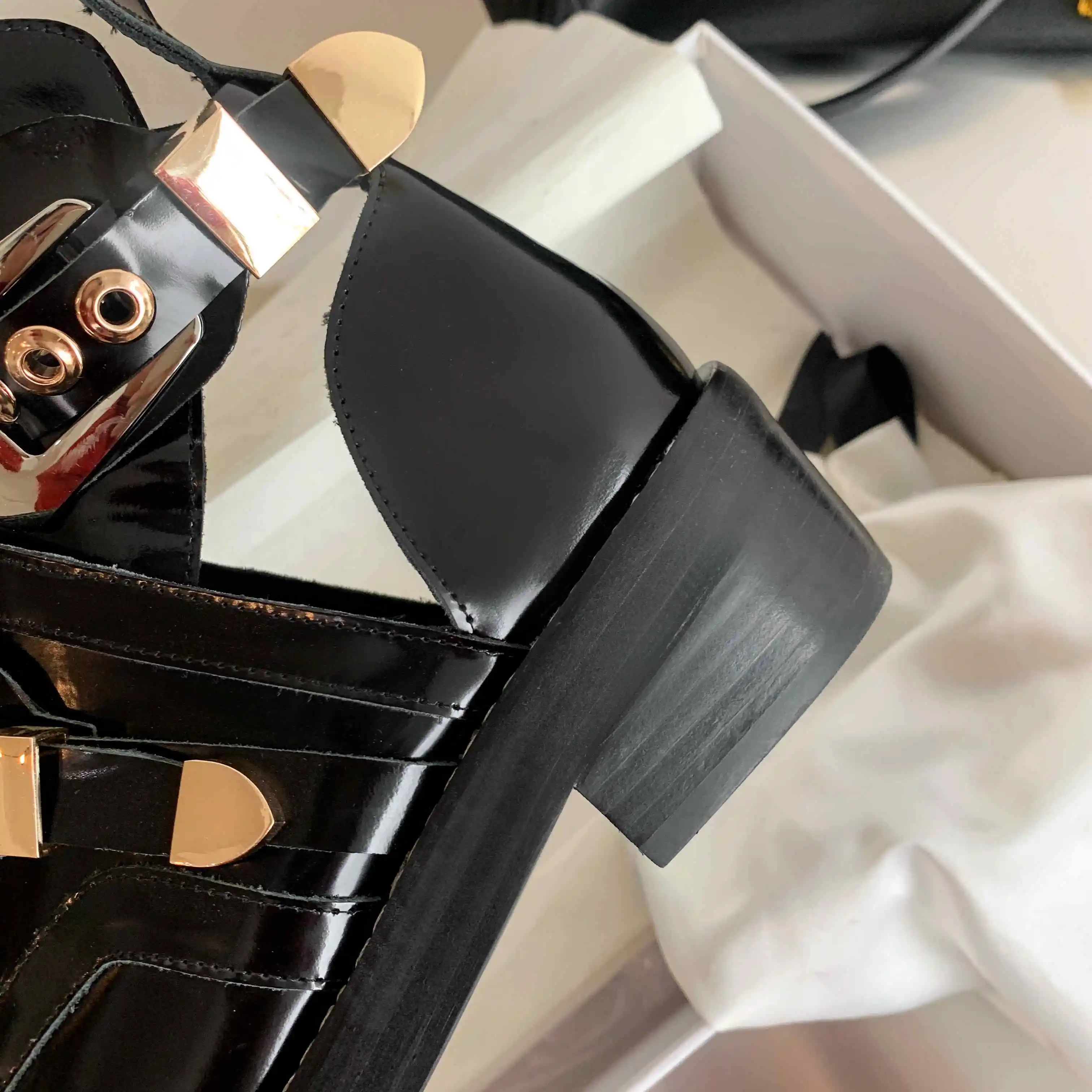 

Lenkisen hot punk real leather metal fasteners handsome high fashion round toe thick high heel zipper young lady ankle boots L02