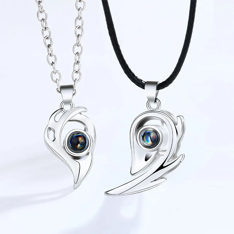 

A pair of heart-shaped magnetism in 100 languages I love you simple men and women pendant clavicle chain