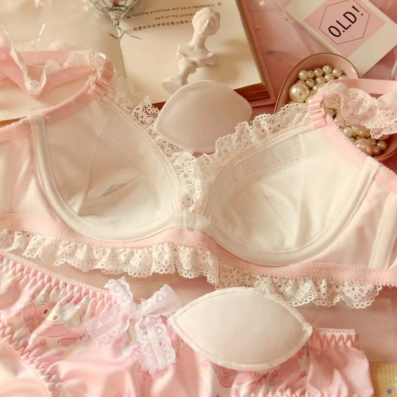 Комплект женского нижнего белья с бюстгальтером в клетку собранной грудью |