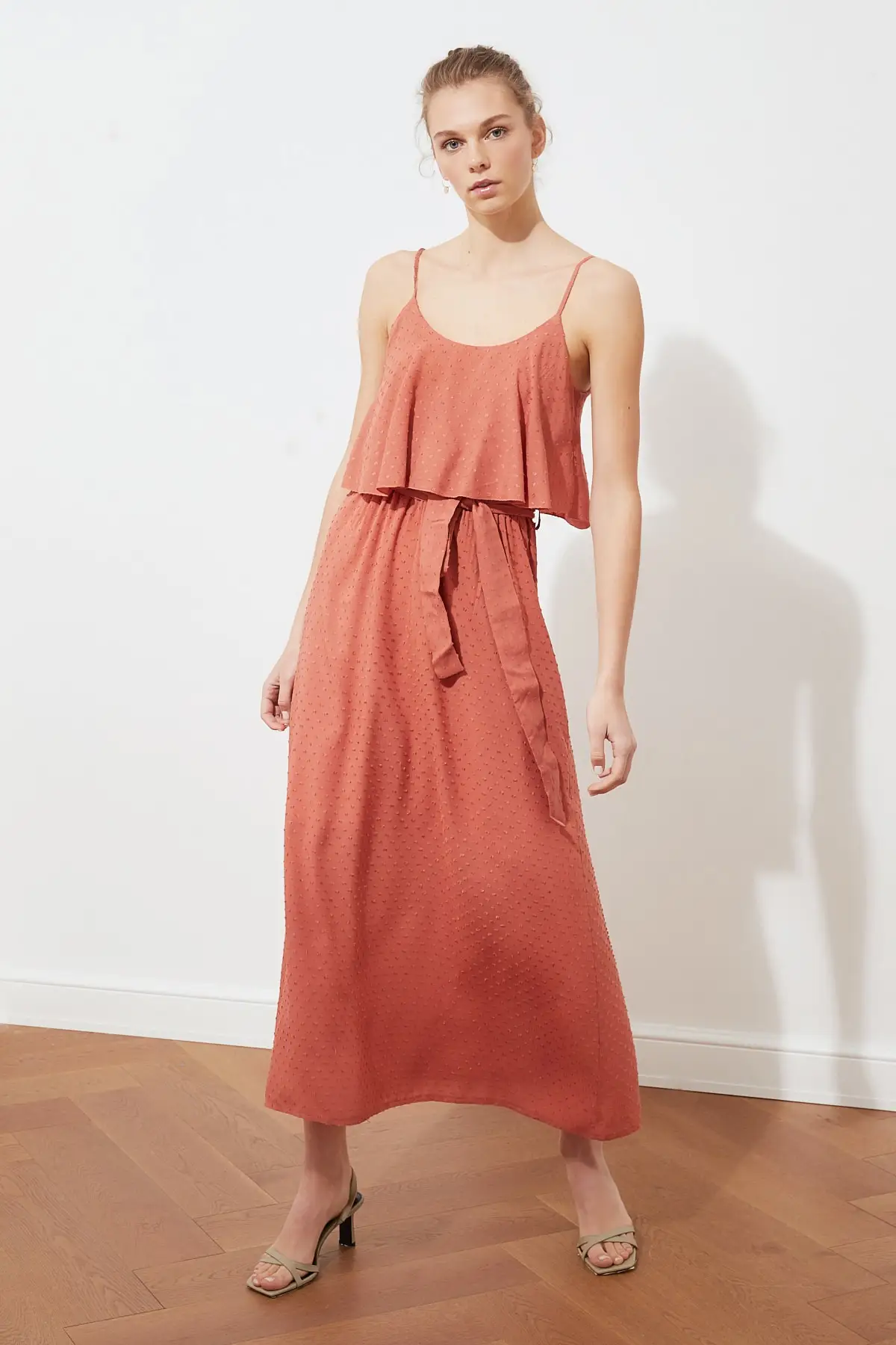 Платье с ластовицей Trendyol Ecru TWOSS19XM0304|Женские платья| |