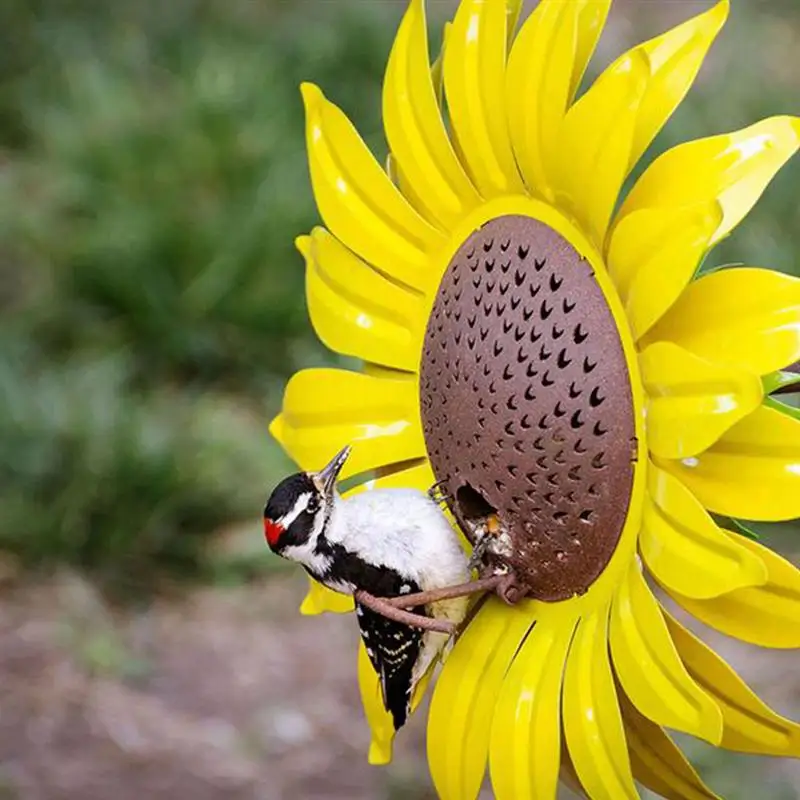 

1PC Vivid Metal Bird Feeder Outdoor Flower-shaped Bird Feeder Decor Outdoor Balcony Bird Feeder for Park Garden Yard