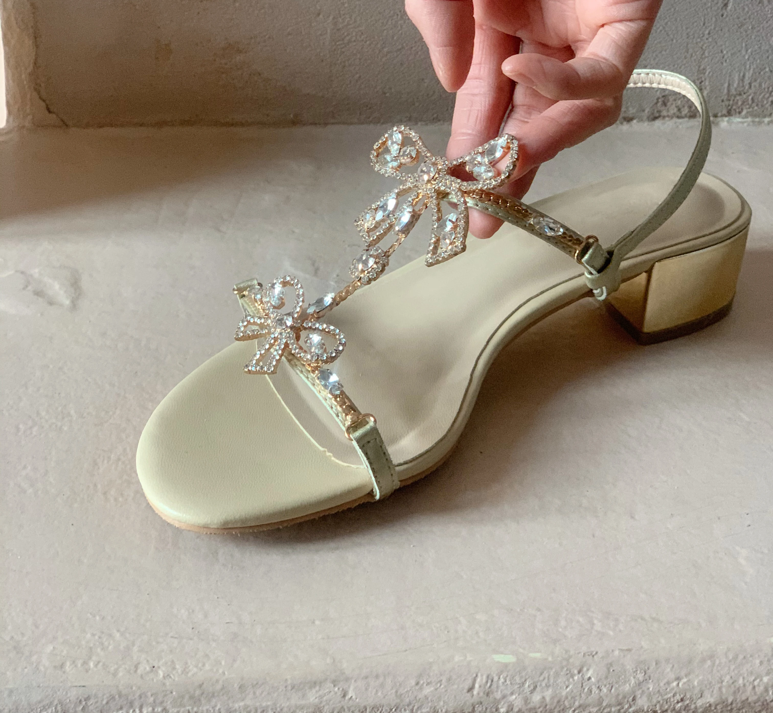 

Women's thick high heel t-strap crystal bowtie sandals open toe female soft comfortable dress pumps high quality evening shoes