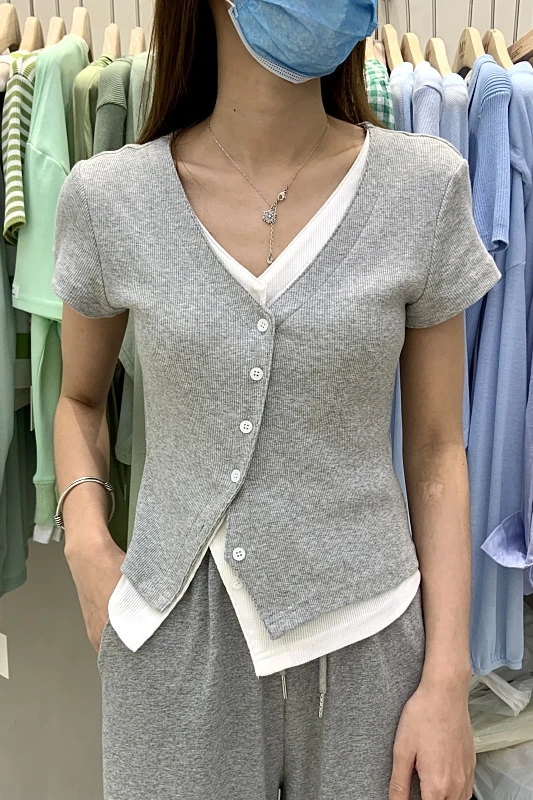 

Fake Two-Piece Knitted Cardigan Women's Thin 2021 Summer New Style Oblique Buckle T-shirt Slim V-neck Female Short Sleeve Top