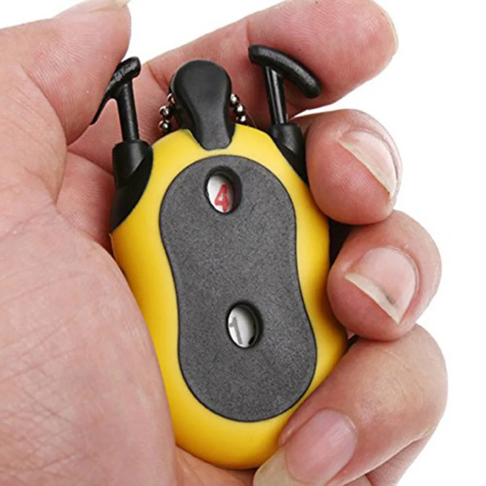 

Handy Mini Stroke Shot Putt Score Tally Keeper with Key Chain (Yellow+Black)