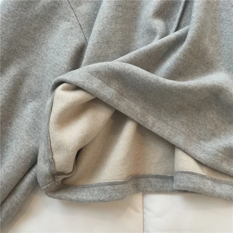 

Hoodies & Sweatshirts