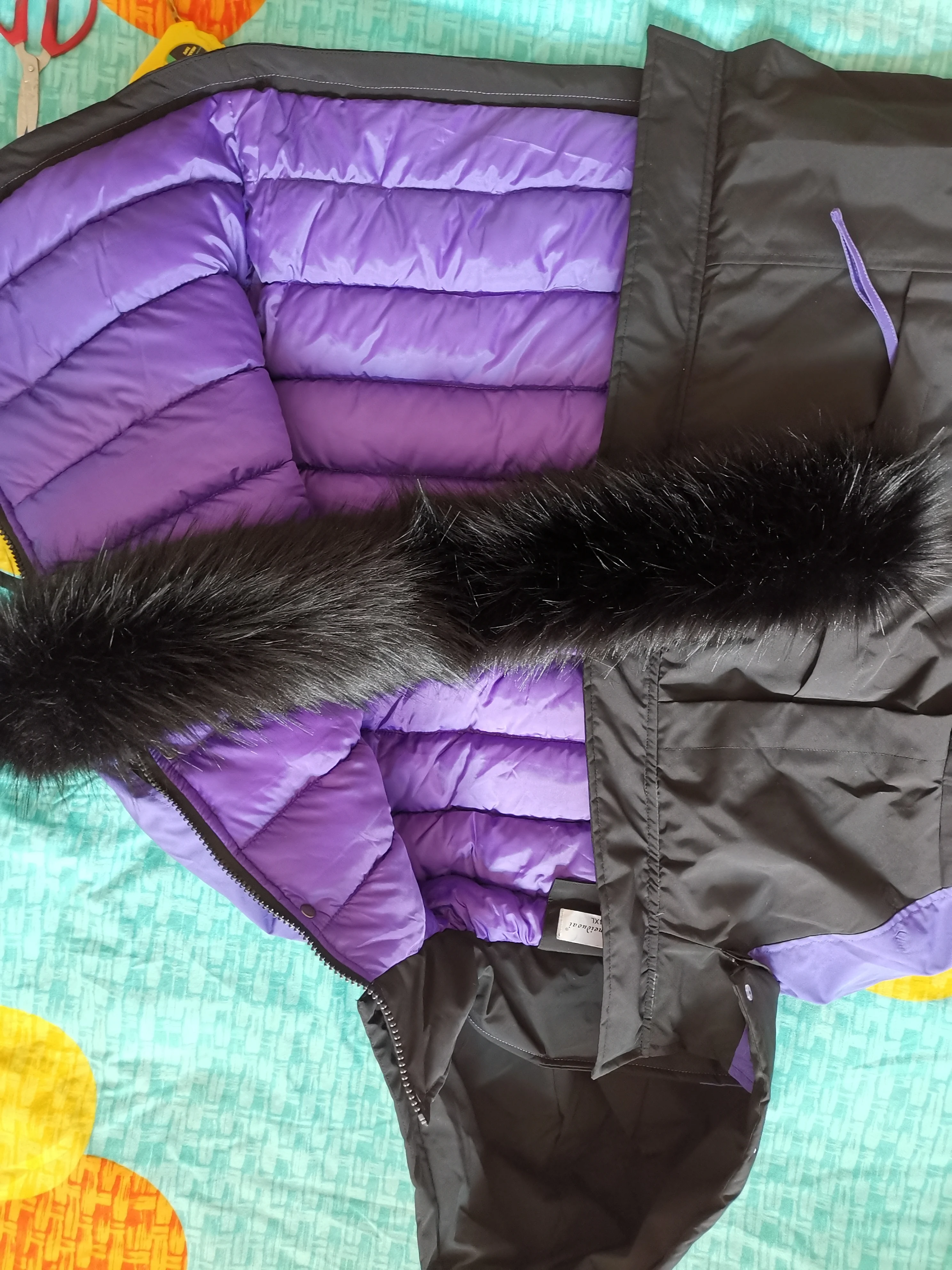 Женская зимняя парка с капюшоном и меховым воротником | одежда