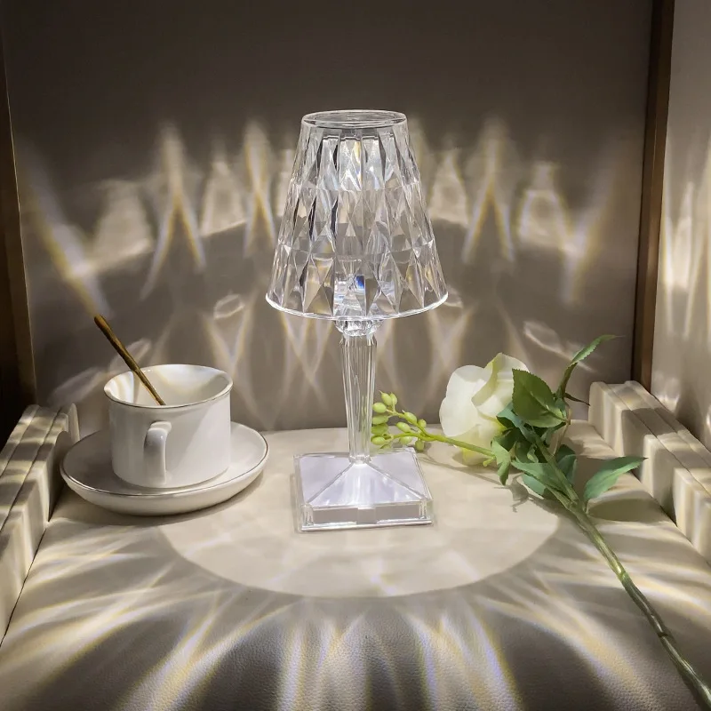 

Хрустальная настольная лампа, трехсторонний светильник с алмазным светом, с регулируемой яркостью, ночсветильник, настольная лампа с USB-зар...