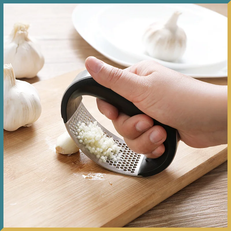 

1pcs Stainless Steel Garlic Press Manual Garlic Mincer Chopping Garlic Tools Curve Fruit Vegetable Tools Kitchen Gadgets