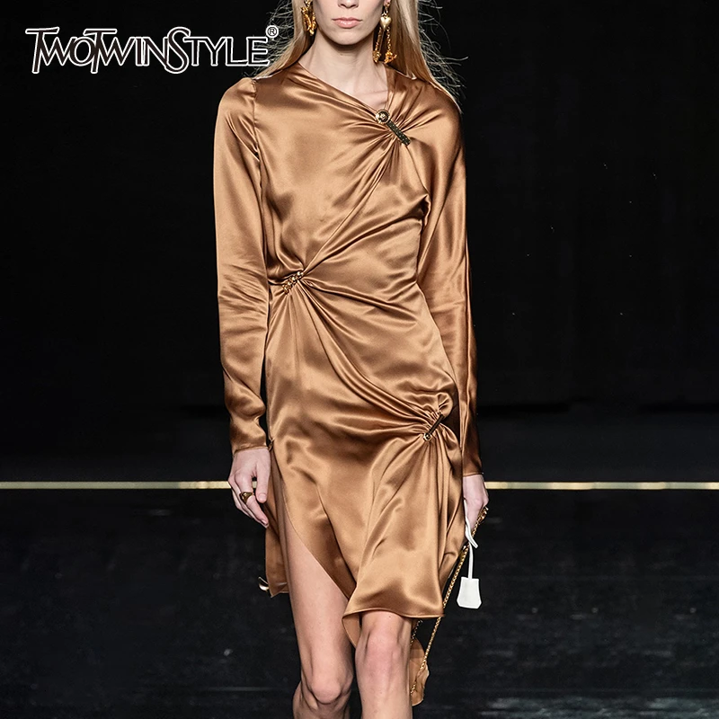 TWOTWINSTYLE винтажное асимметричное женское платье с разрезом по бокам, асимметричный воротник, длинный рукав, высокая талия, Женская мода, новинка