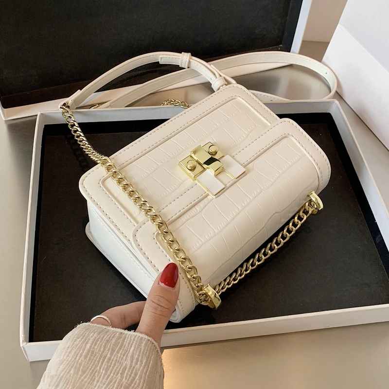 

2021 New Woman Shoulder Bag High Quality PU Chain Diagonal Small Bag Luxury Designer Handbag Underarm Bag 2021 Summer Female Bag