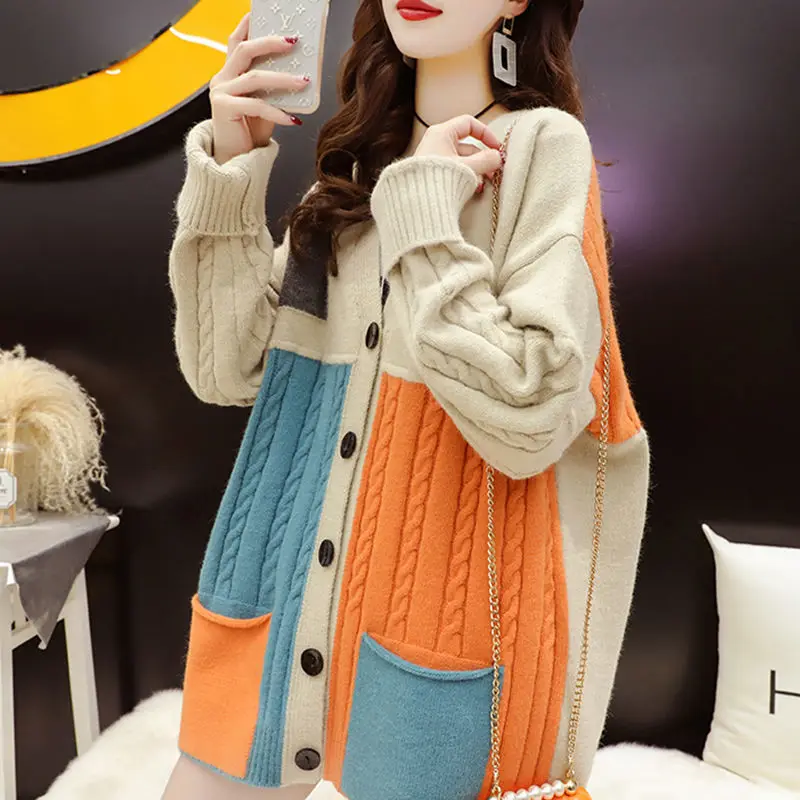 

Color matching sweater cardigan women's 2021 new spring and autumn Joker loose lazy wind knitted coat coat