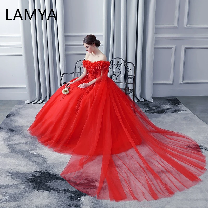 Свадебное платье LAMYA для невесты длинное белое с открытыми плечами и шлейфом есть