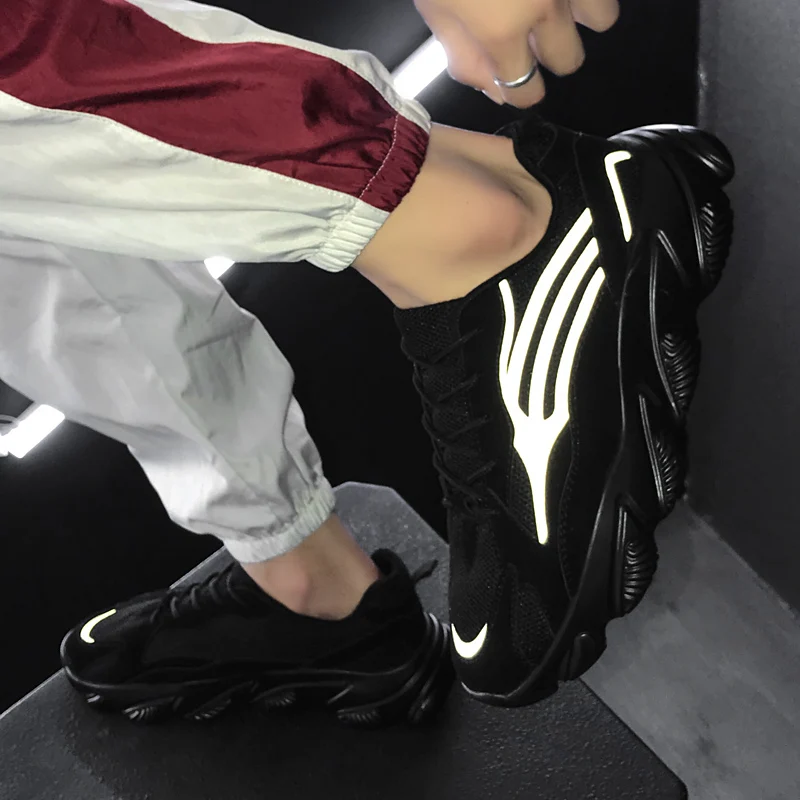 

Summer Outdoor Men's Casual Shoes Luminous Non-slip Adult Male Sneakers Mesh Breathable Lightweight Shoes Tenis Masculino Adulto