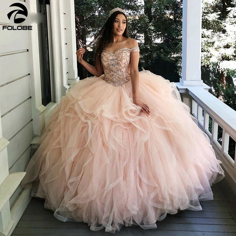 Очаровательные многоярусные пышные платья с открытыми плечами и бусинами 16