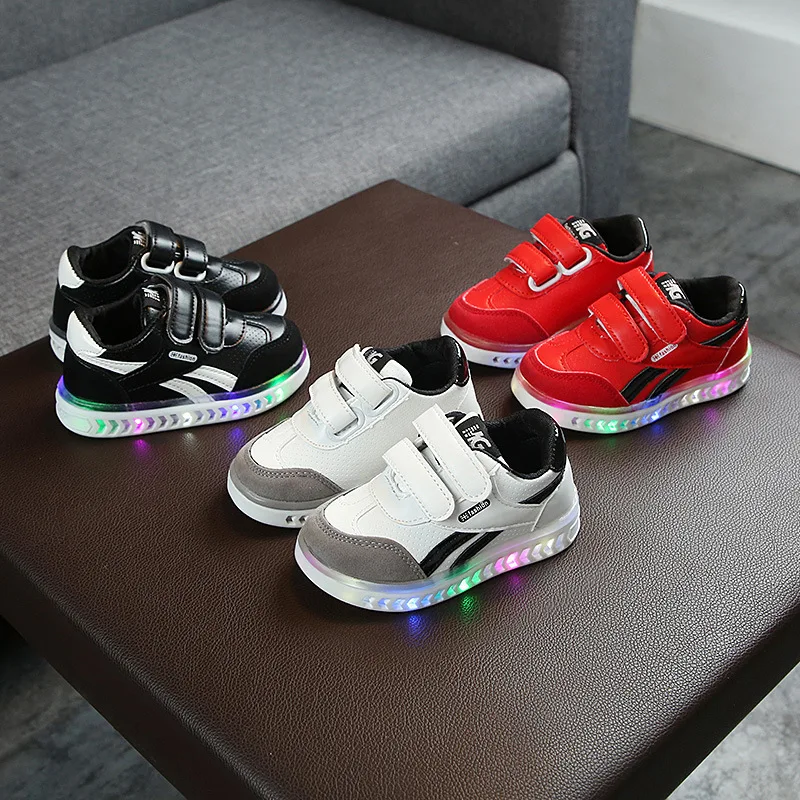 

Детские кроссовки со светодиодной подсветильник кой, на возраст 15-7 лет