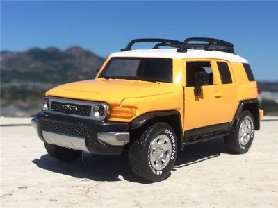 Цвет: желтый 1/32 весы литья под давлением игрушка модель Toyota Land Cruiser Prado FJ внедорожник спортивный автомобиль со звуком светильник автомобилей Вытяните назад коллекция Детский подарок - Цвет: Цвет: желтый