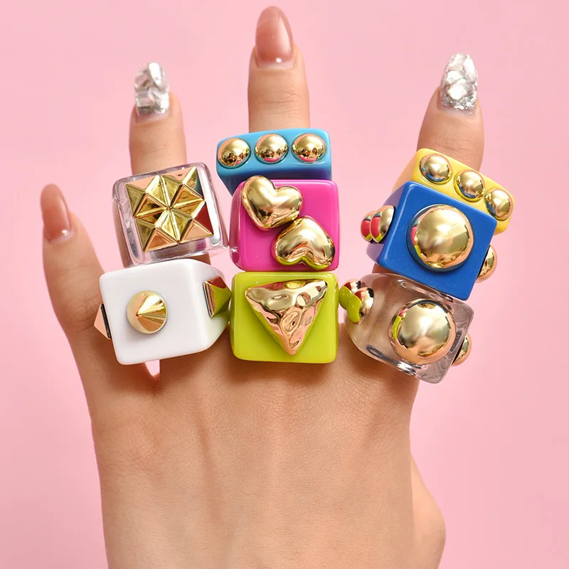 

2021 New Funny Cute Colorful Acrylic Resin Cartoon Animal Love Flower Ring Transparent for Women Girls Party Jewelry Gifts